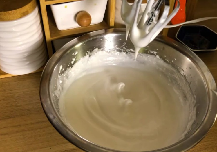 công thức làm bánh bông lan trứng muối