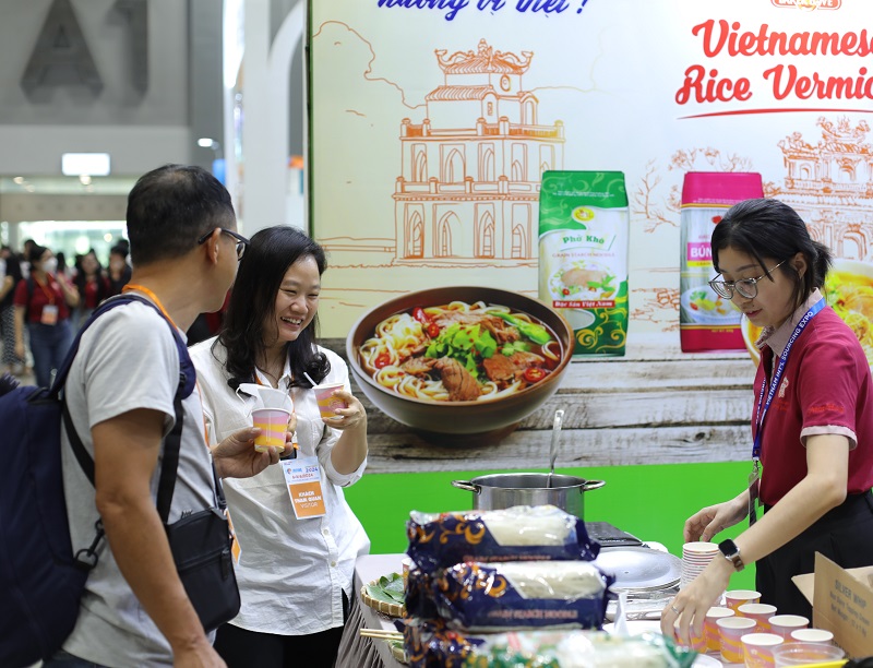 NHẤT HƯƠNG TẠI VIETNAM SOURCING EXPO 2024