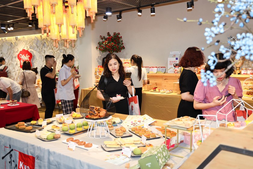 Gợi ý 6 công thức bánh sáng tạo cho mùa Trung Thu 2025