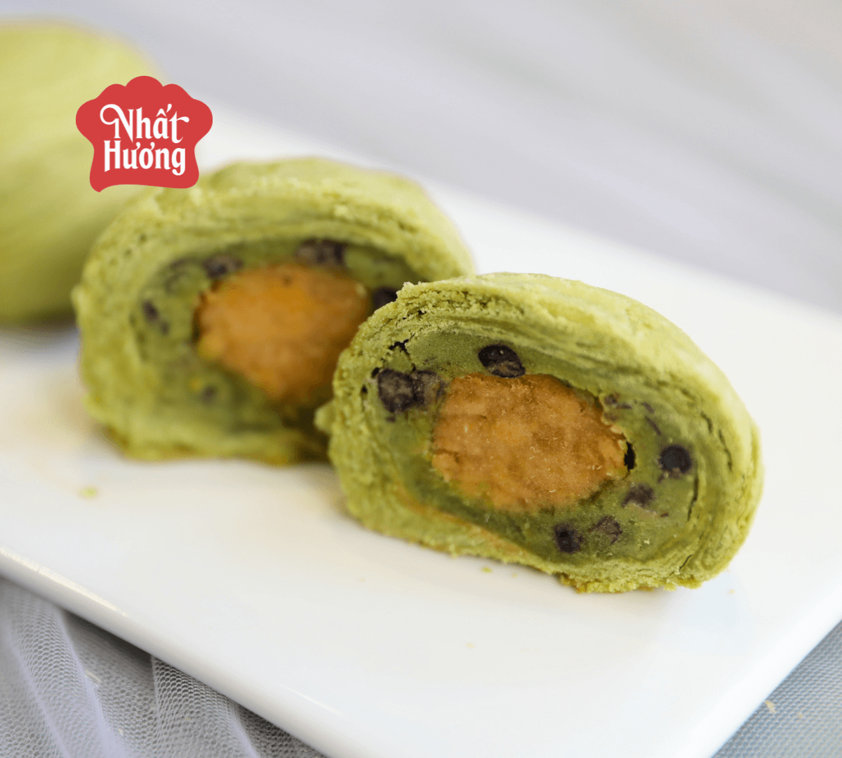 Hương vị tinh tế, vẻ ngoài bắt mắt với Matcha Salted Egg Yolk Pastry 2 Matcha Salted Egg Yolk Pastry