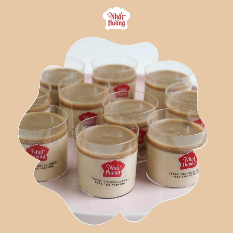 Panna Cotta Hạt Dẻ Phô Mai đơn giản mà ngon mê ly 1 Panna Cotta Hạt Dẻ Phô Mai béo thơm, mịn màng