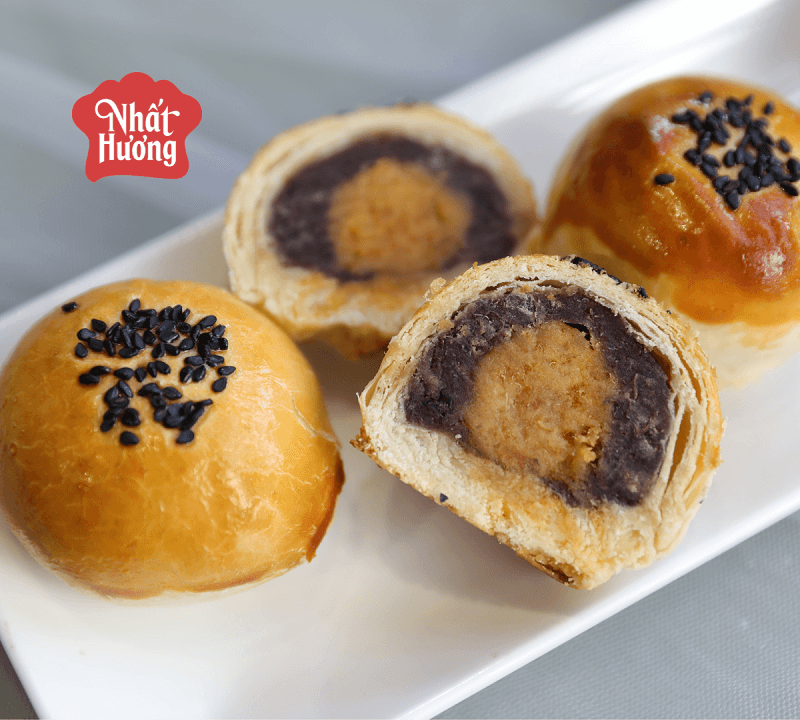 Trọn vị đêm trăng cùng Salted Egg Yolk Pastry béo bùi, ngọt thơm 2 Salted Egg Yolk Pastry