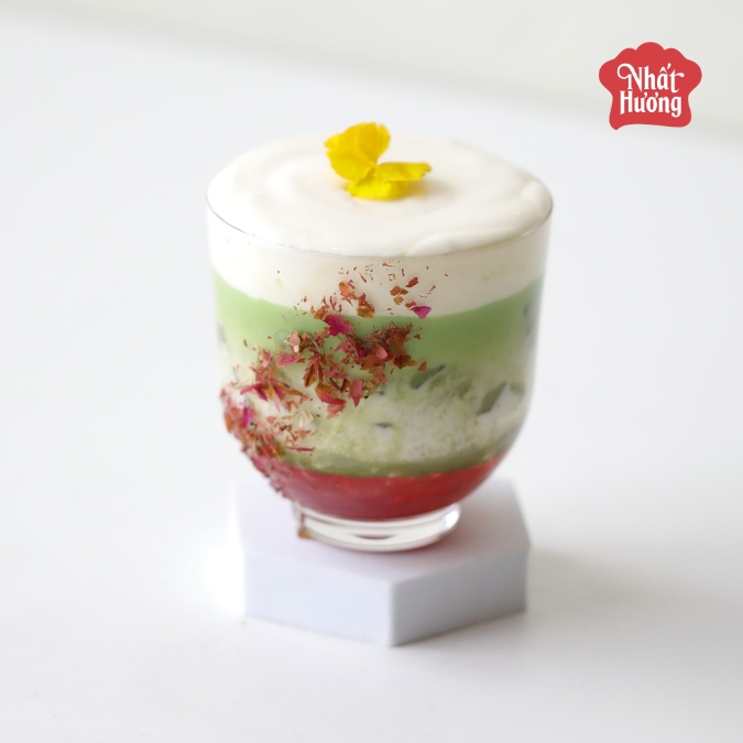 Hè Rực Rỡ: Bộ Công Thức Pha Chế Thanh Mát, Giải Nhiệt 2 Matcha Hoa Hồng Sữa Dừa