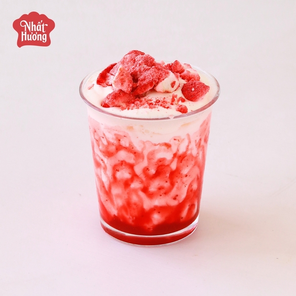 Cập nhật menu đồ uống hot trend với Sữa Dâu Kem Phô Mai