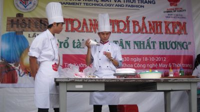 hội thi làm bánh đại học sư phạm kỹ thuật 06