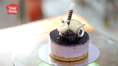 Mousse Việt Quất thơm ngon, mát lành, say lòng người thưởng thức.